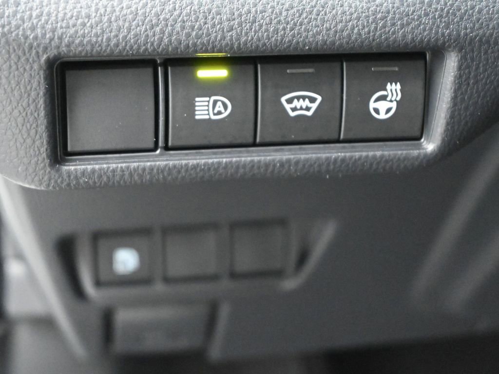Used 2026 Toyota Prius FWD image 5