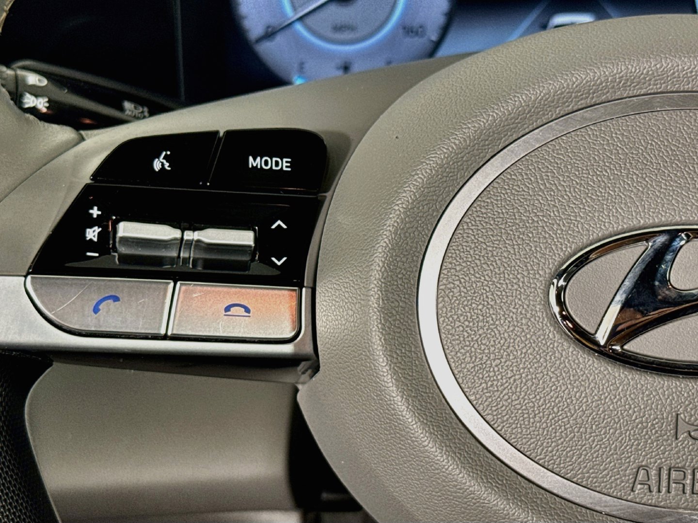 Used 2023 Hyundai Elantra SEL w/ Convenience Package FWD image 11