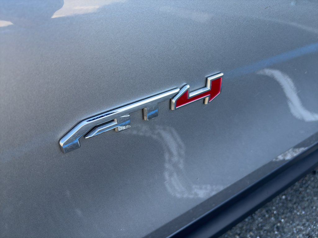 Used 2023 GMC Terrain AT4 AWD/4WD image 3