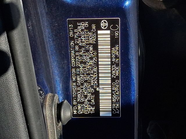 Used 2013 Toyota Prius Four w/ Deluxe Solar Roof Pkg FWD image 27