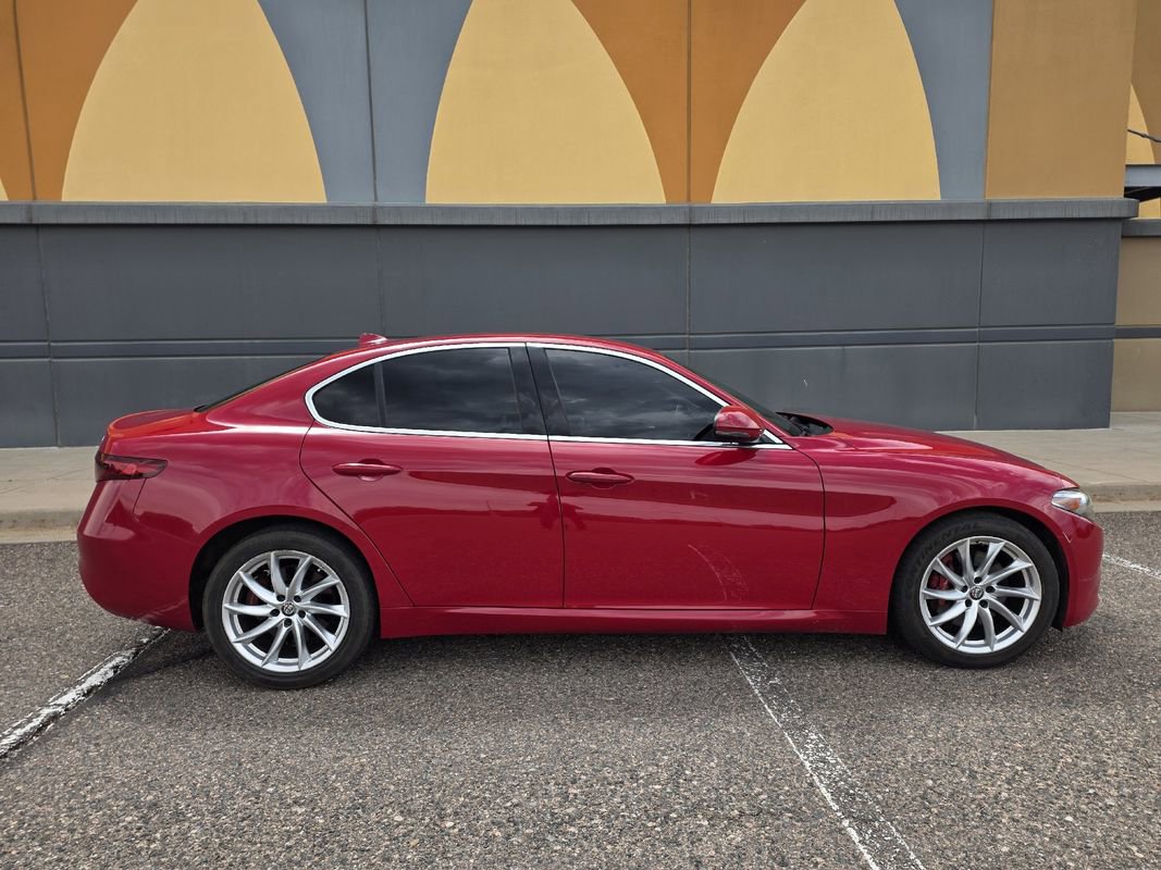 Used 2018 Alfa Romeo Giulia AWD image 10