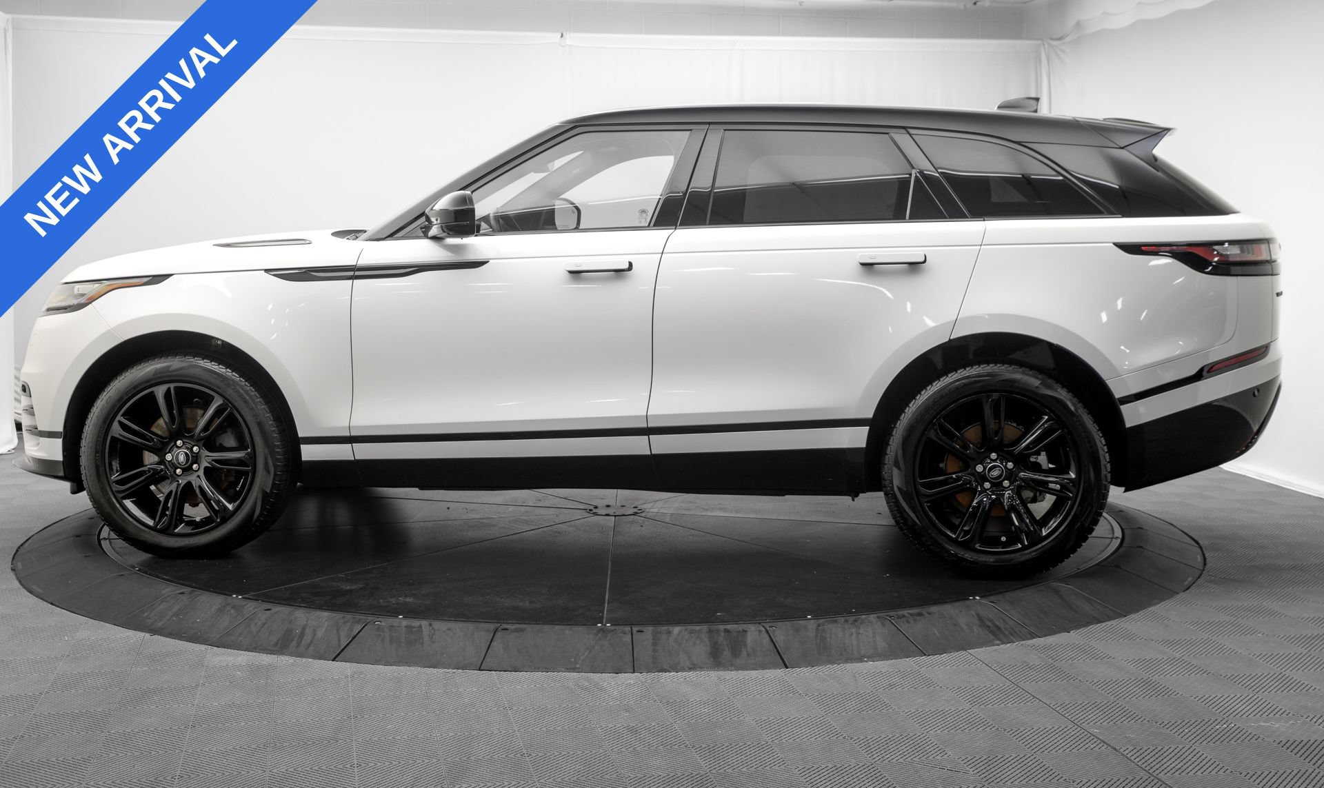 Used 2022 Land Rover Range Rover Velar R-Dynamic S AWD/4WD image 4