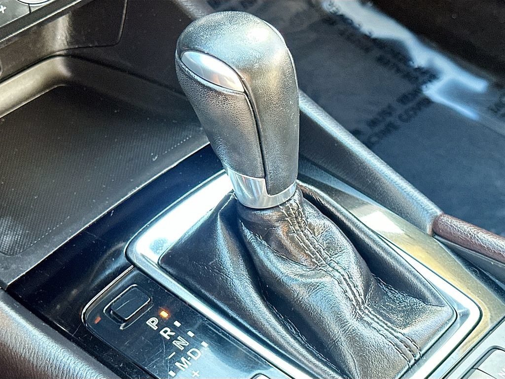 Used 2018 MAZDA MAZDA3 Touring FWD image 16