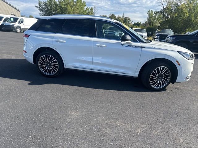 Used 2022 Lincoln Corsair Standard w/ Equipment Group 101A image 9