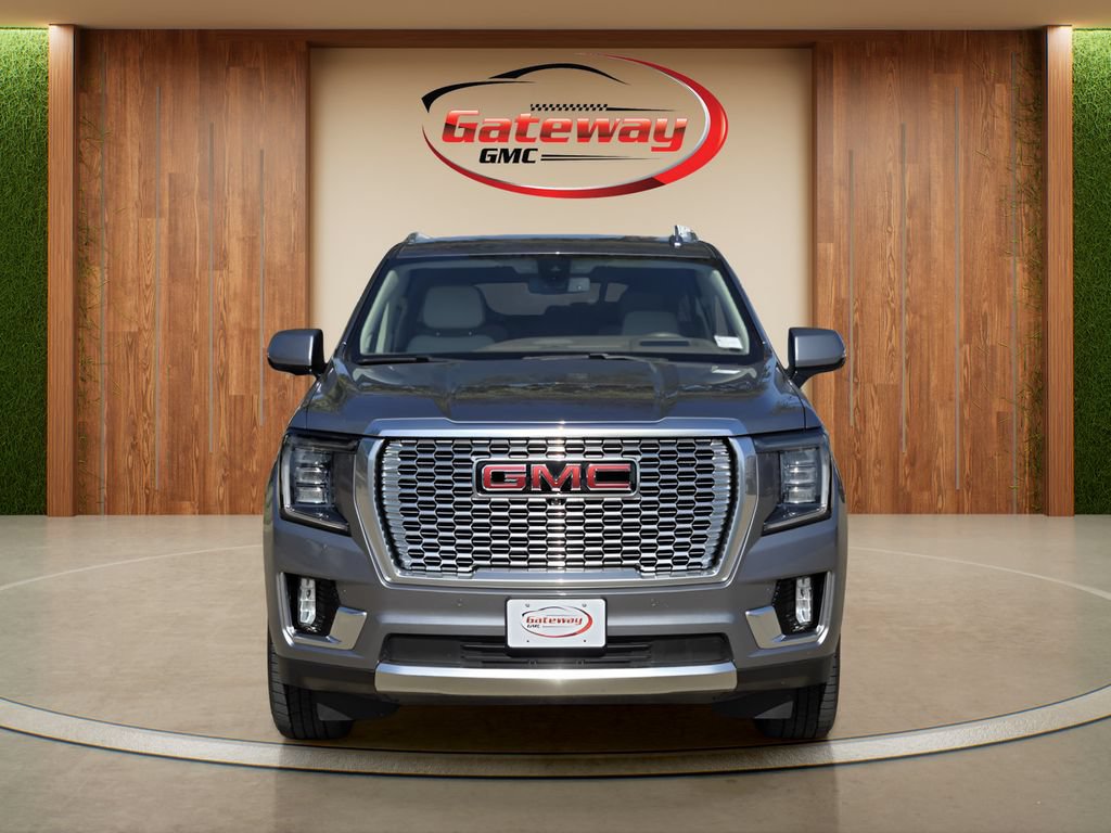 Used 2022 GMC Yukon XL Denali RWD image 2