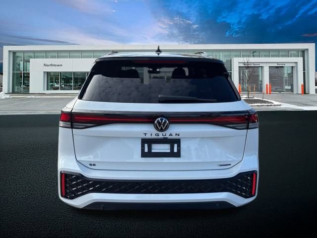 New 2026 Volkswagen Tiguan SE R-Line image 5