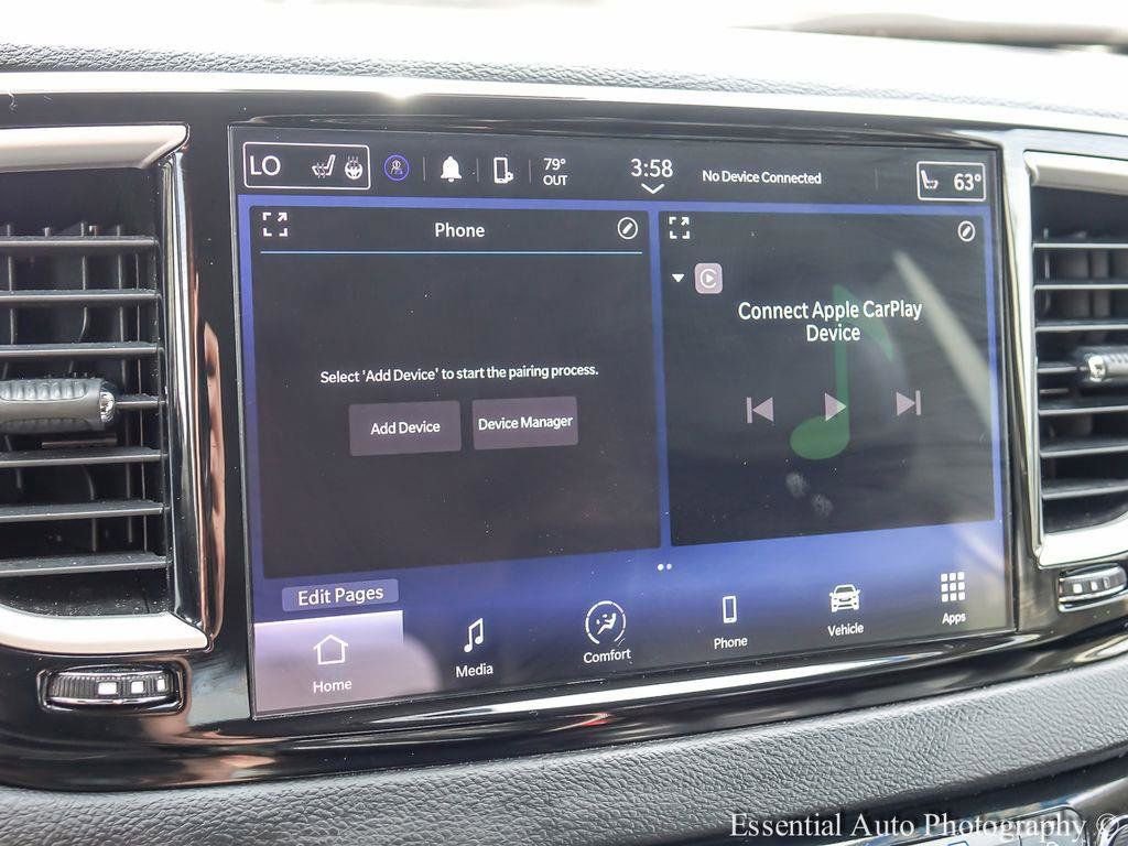 Used 2023 Chrysler Pacifica Touring-L FWD image 15
