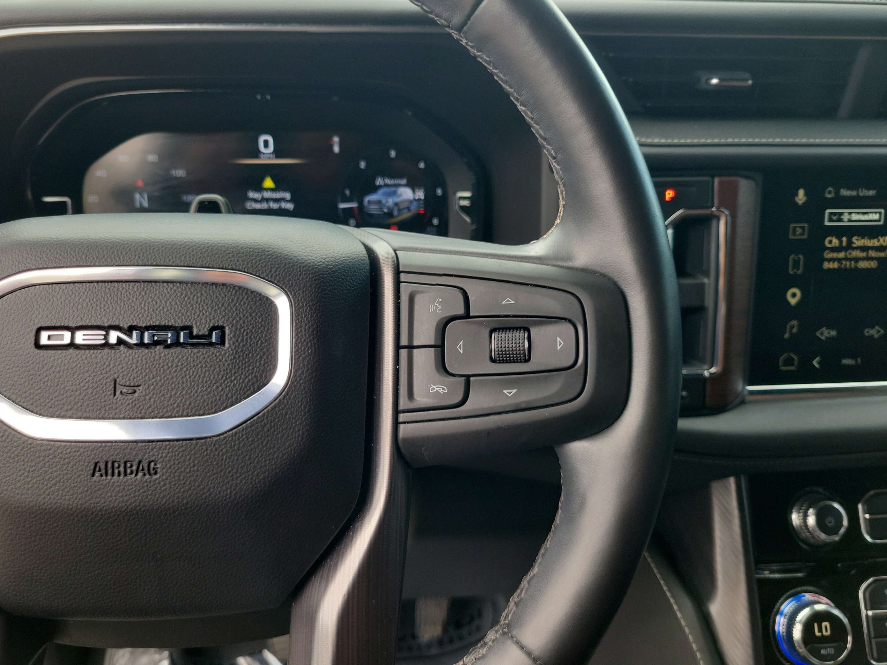 Used 2024 GMC Yukon Denali Ultimate AWD/4WD image 15