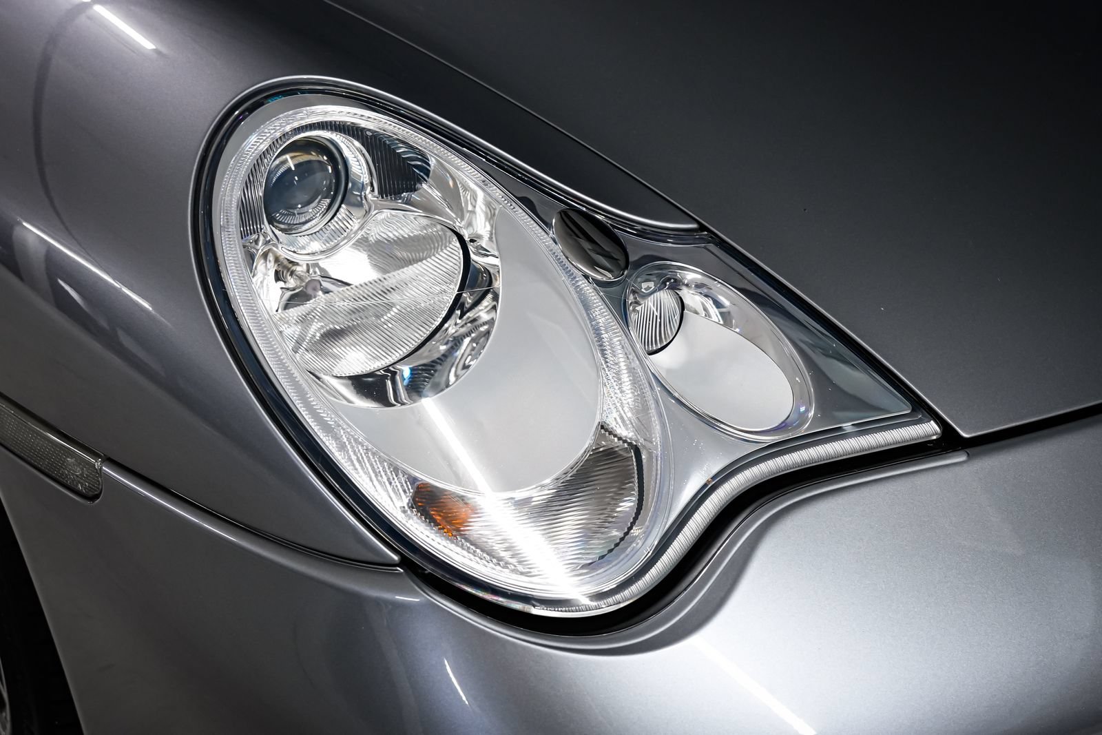 Used 2004 Porsche 911 Turbo AWD/4WD image 40
