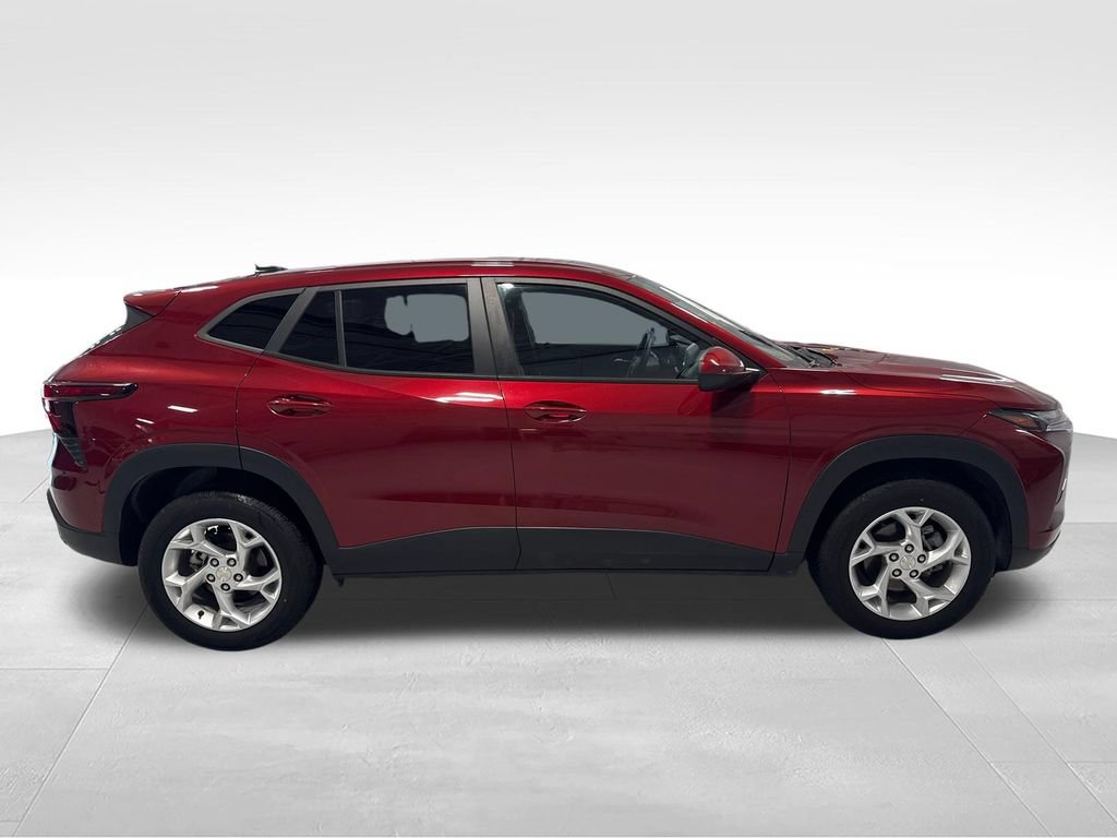 Used 2024 Chevrolet Trax LS w/ LS Convenience Package FWD image 48