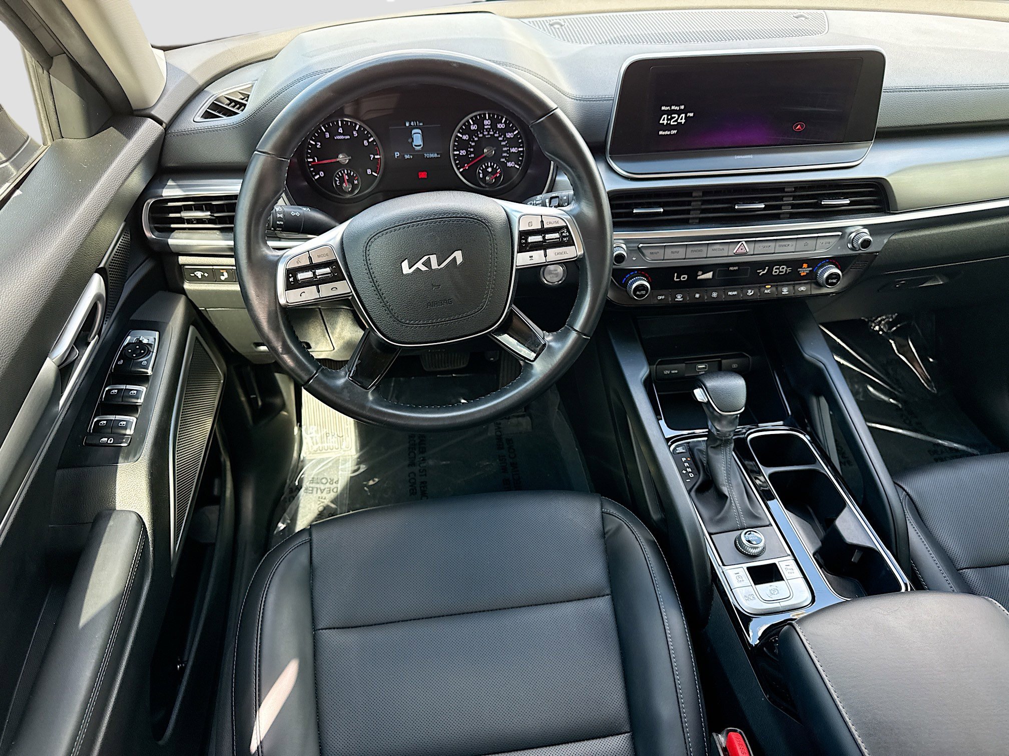 Used 2022 Kia Telluride LX FWD image 16