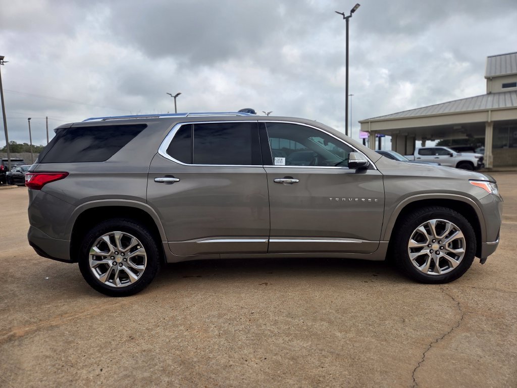 Used 2019 Chevrolet Traverse Premier w/ LPO, Cargo Package AWD/4WD image 4