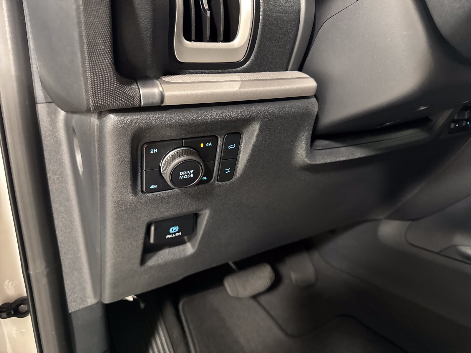 Used 2025 Ford Expedition Active AWD/4WD image 19