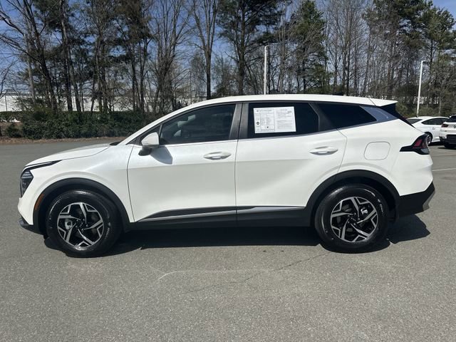 Used 2025 Kia Sportage LX image 2