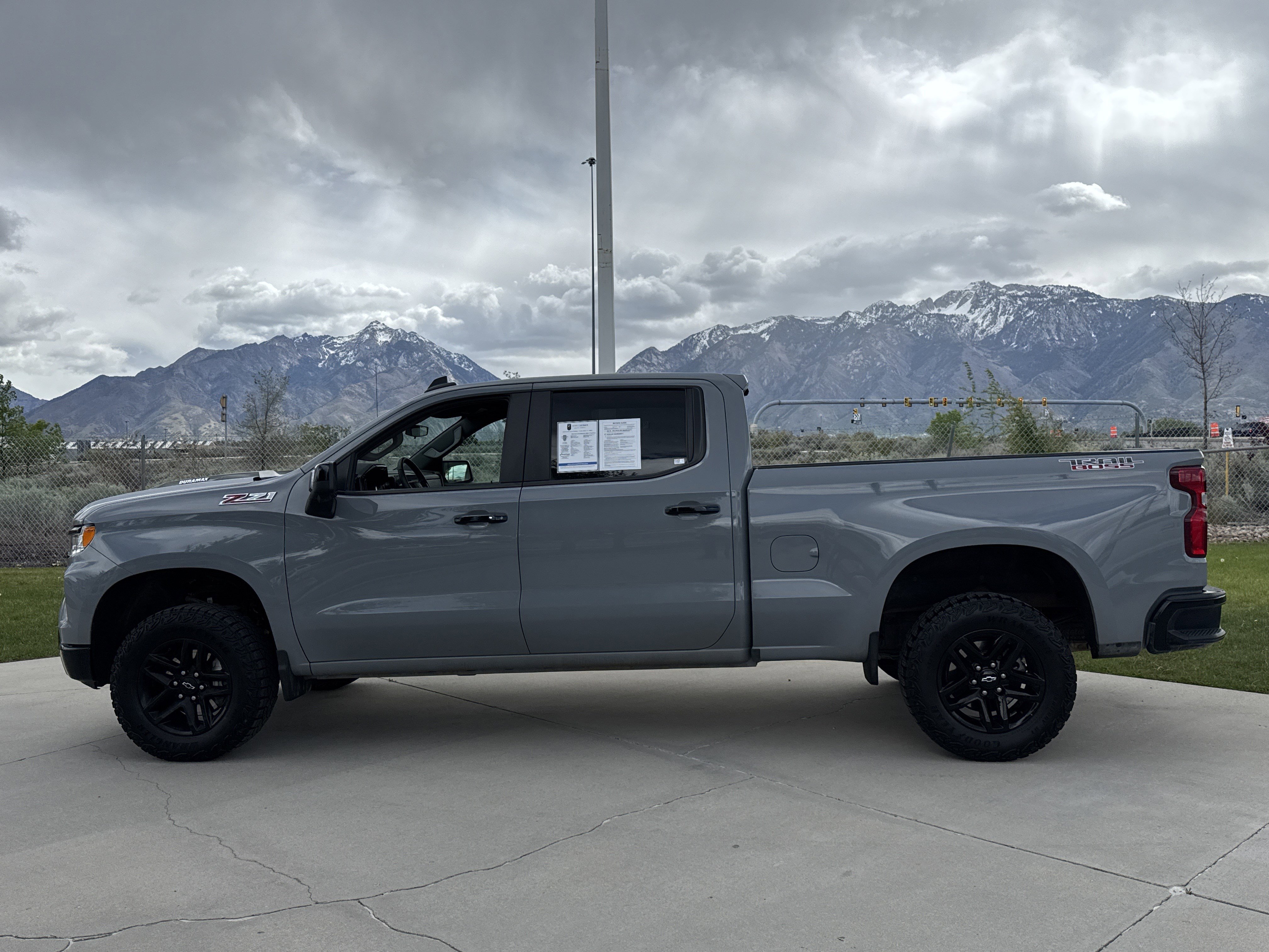 Used 2024 Chevrolet Silverado 1500 LT Trail Boss w/ Convenience Package II AWD/4WD image 2