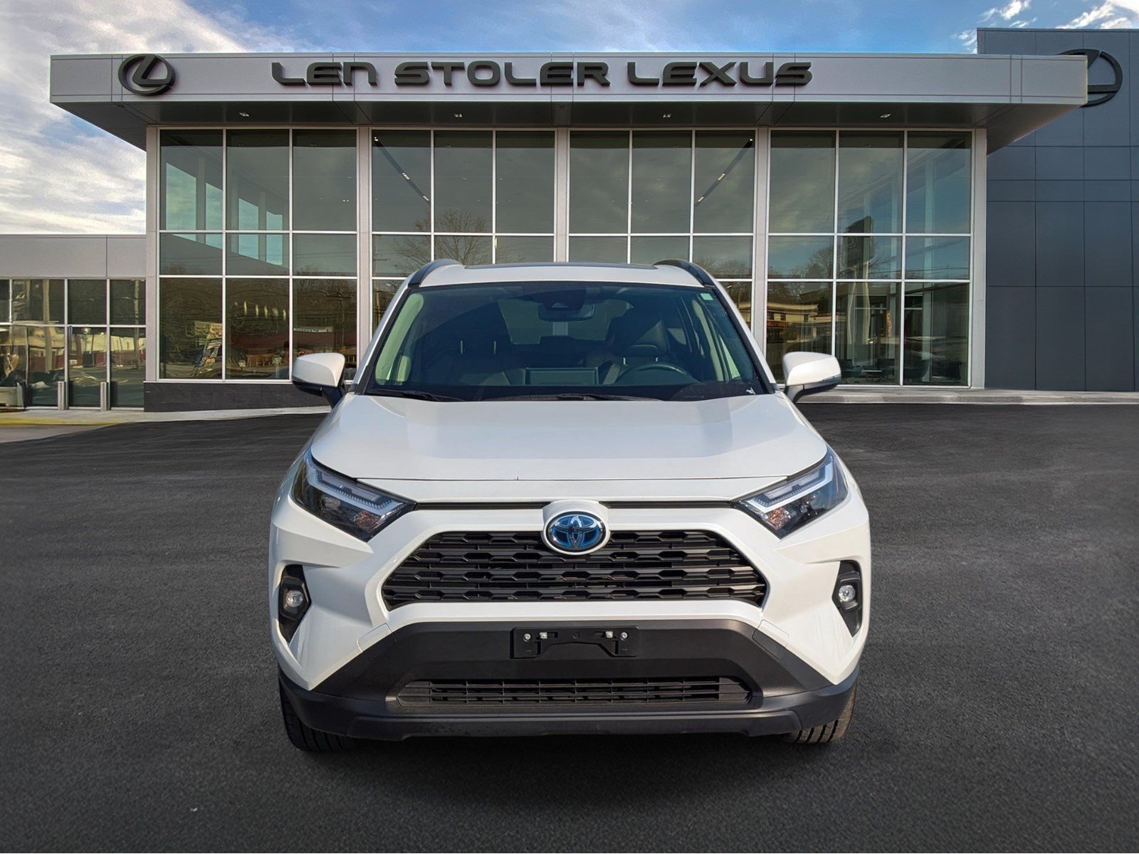 Used 2023 Toyota RAV4 XLE Premium AWD/4WD image 8