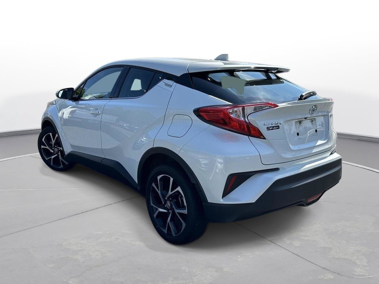 Used 2019 Toyota C-HR Limited FWD image 8