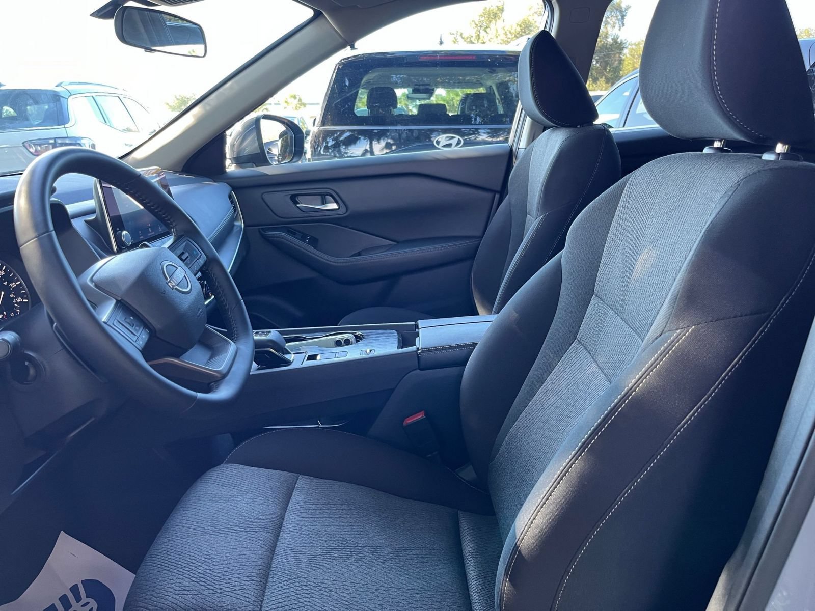 Used 2026 Nissan Rogue SV FWD image 27