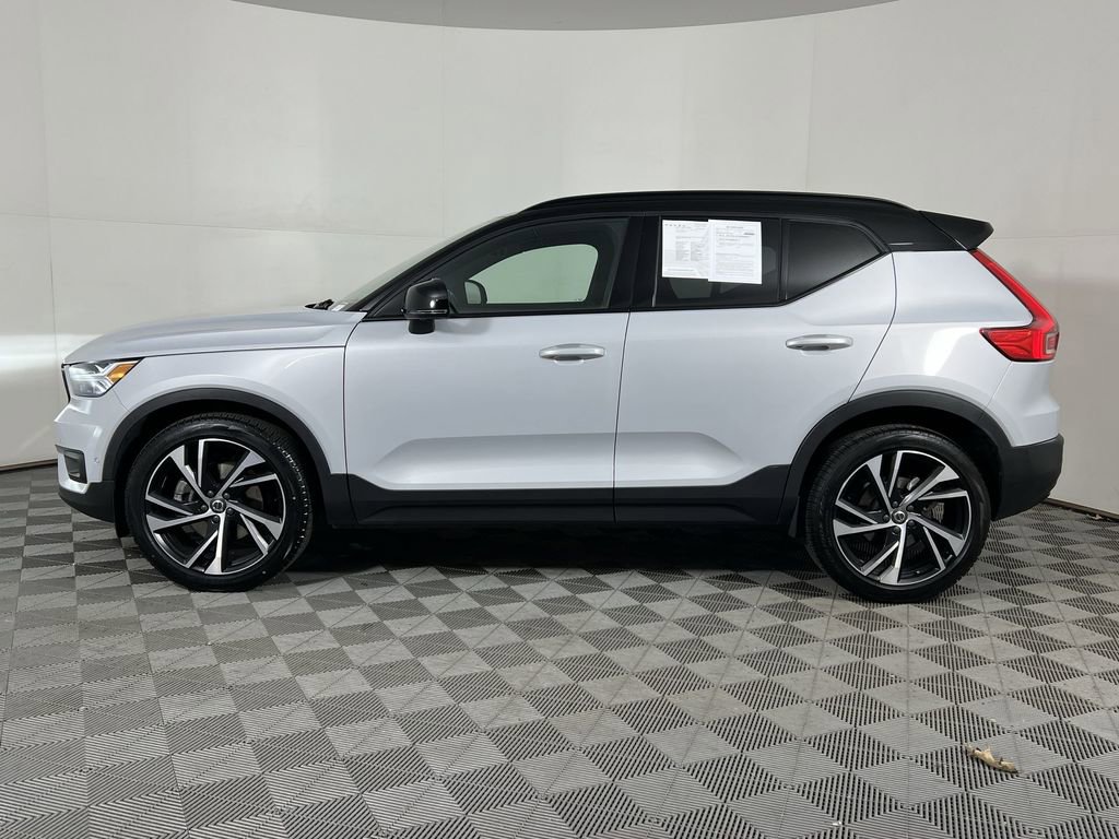Used 2021 Volvo XC40 T5 R-Design w/ Advanced Package image 5