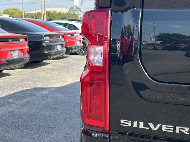 Used 2022 Chevrolet Silverado 1500 LTZ w/ LTZ Premium Package AWD/4WD image 10