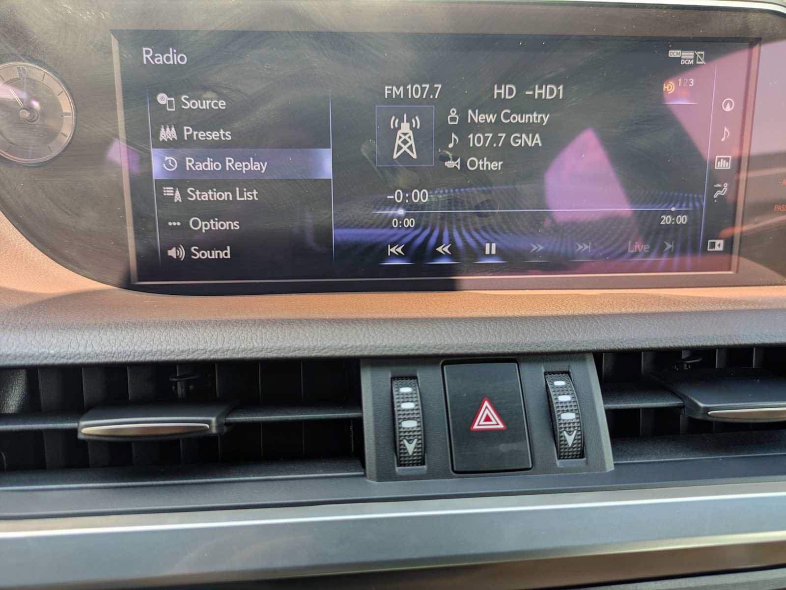 Used 2019 Lexus ES 300h w/ Premium Package FWD image 11
