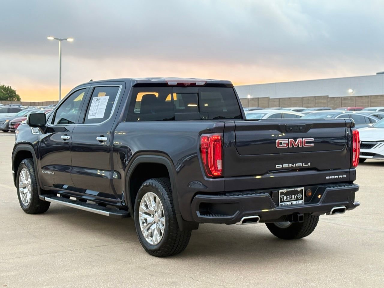 Used 2025 GMC Sierra 1500 Denali w/ Technology Package AWD/4WD image 8