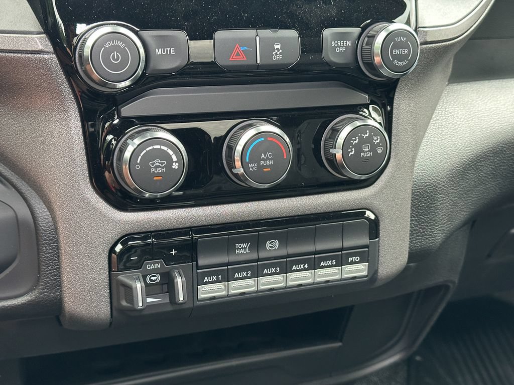 New 2026 RAM 5500 Tradesman w/ Chrome Appearance Group AWD/4WD image 26
