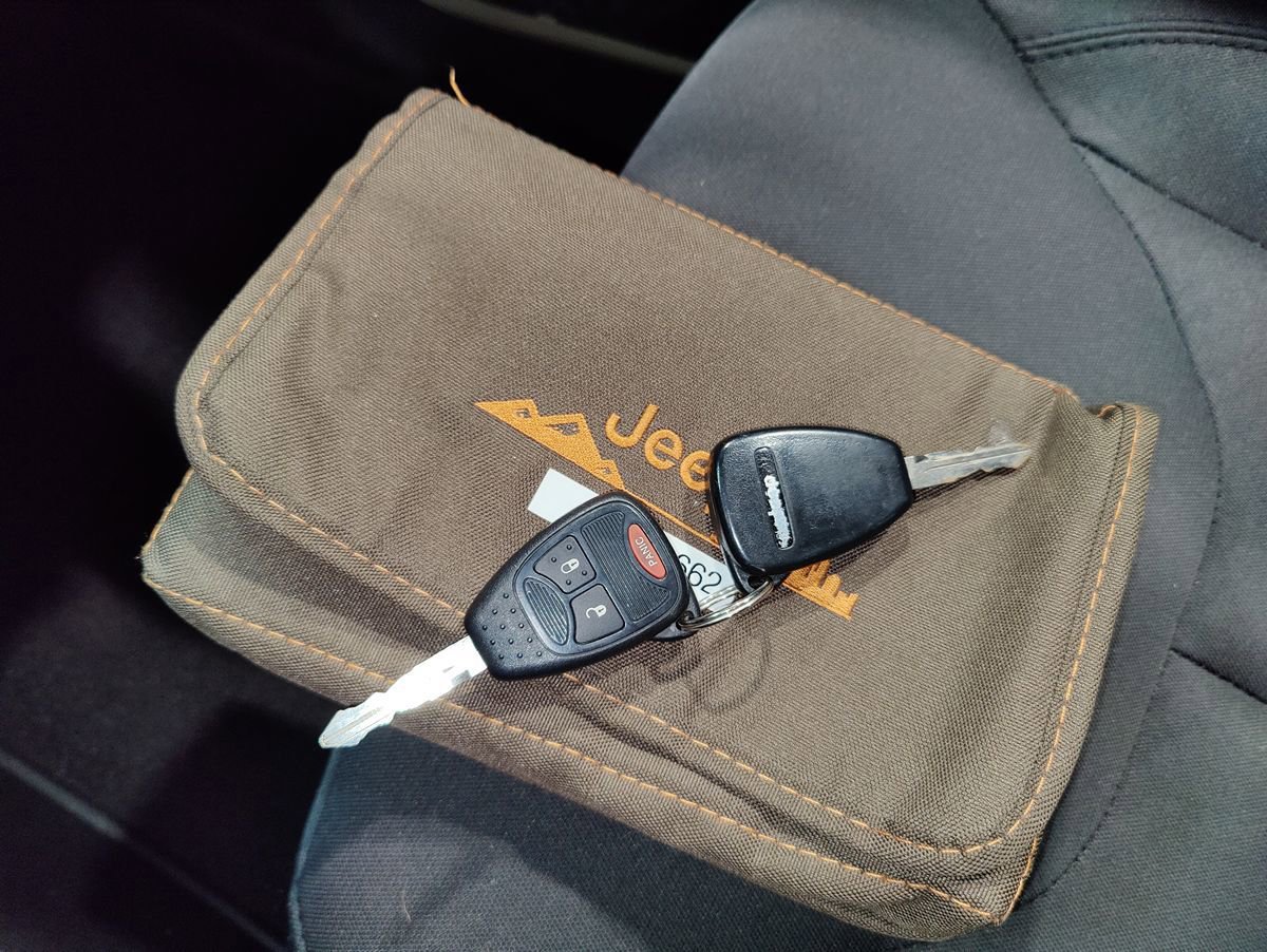 Used 2018 Jeep Wrangler Unlimited Sport S image 33