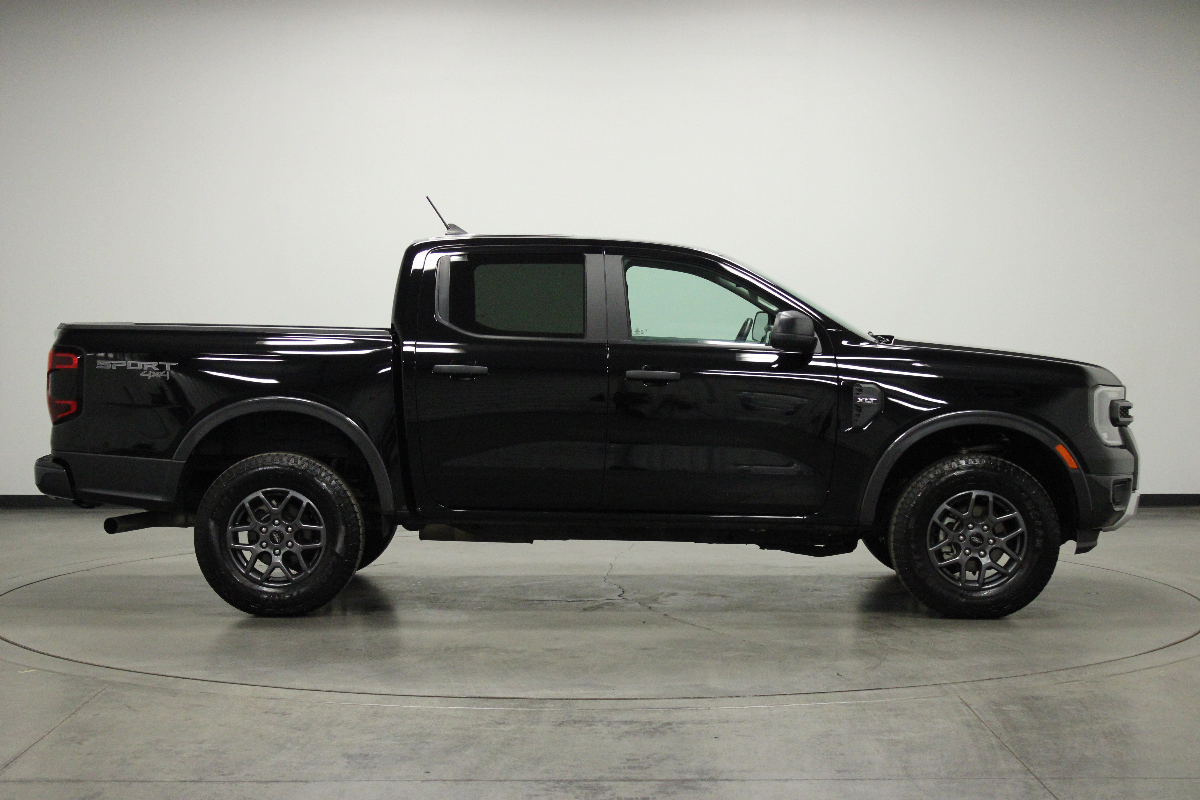 Used 2024 Ford Ranger XLT w/ Equipment Group 301A High image 9