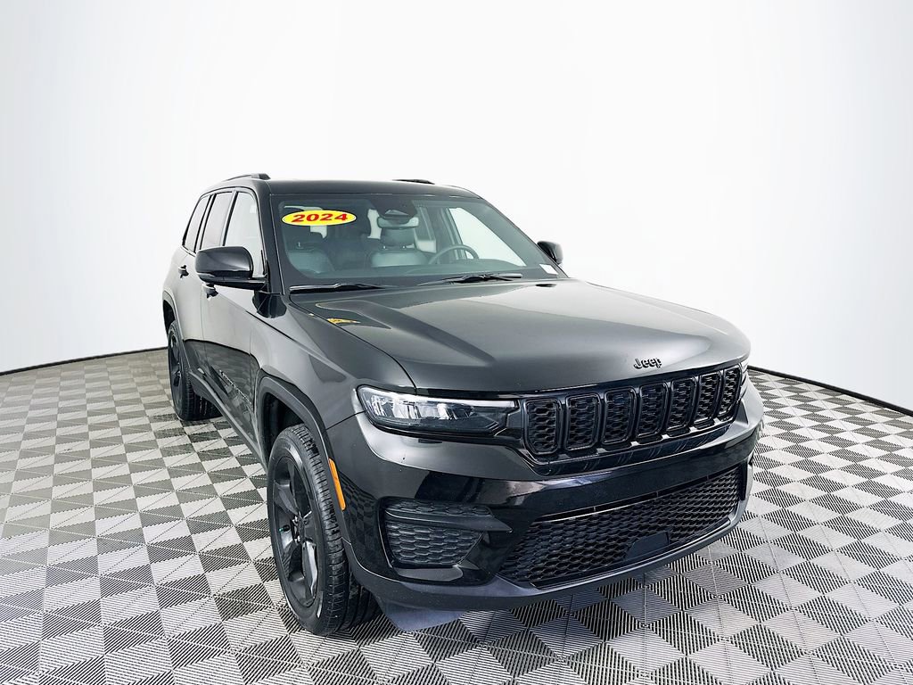 Certified 2024 Jeep Grand Cherokee Altitude image 2