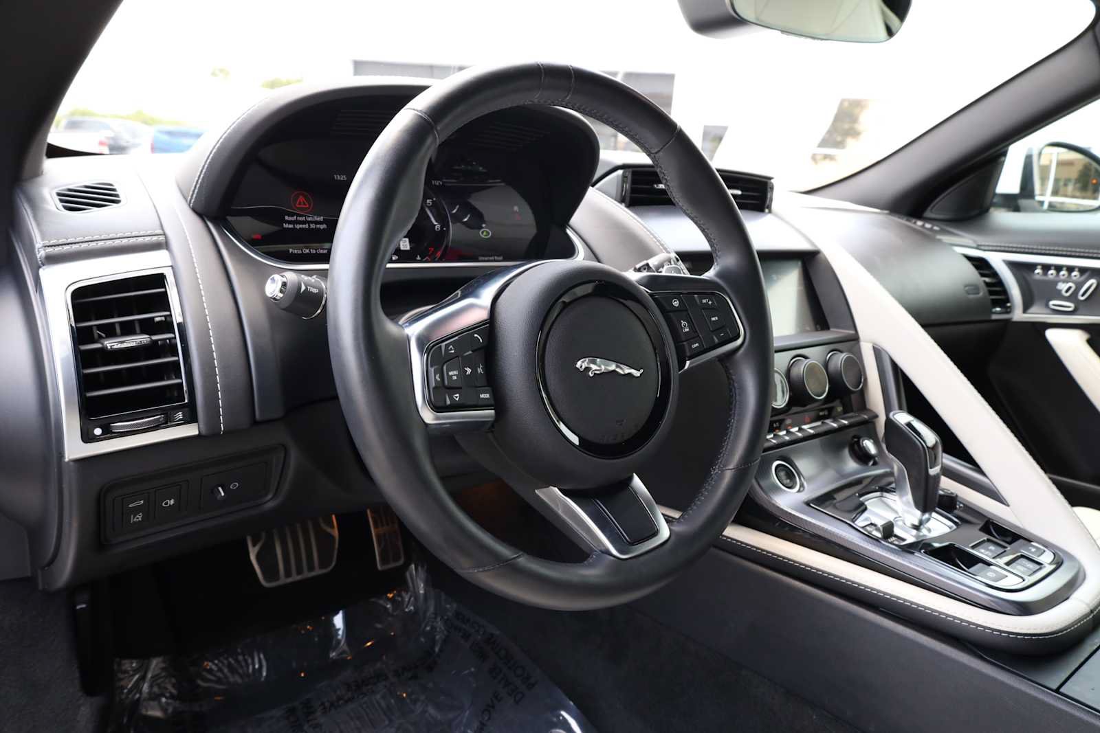 Used 2021 Jaguar F-TYPE Convertible RWD image 17