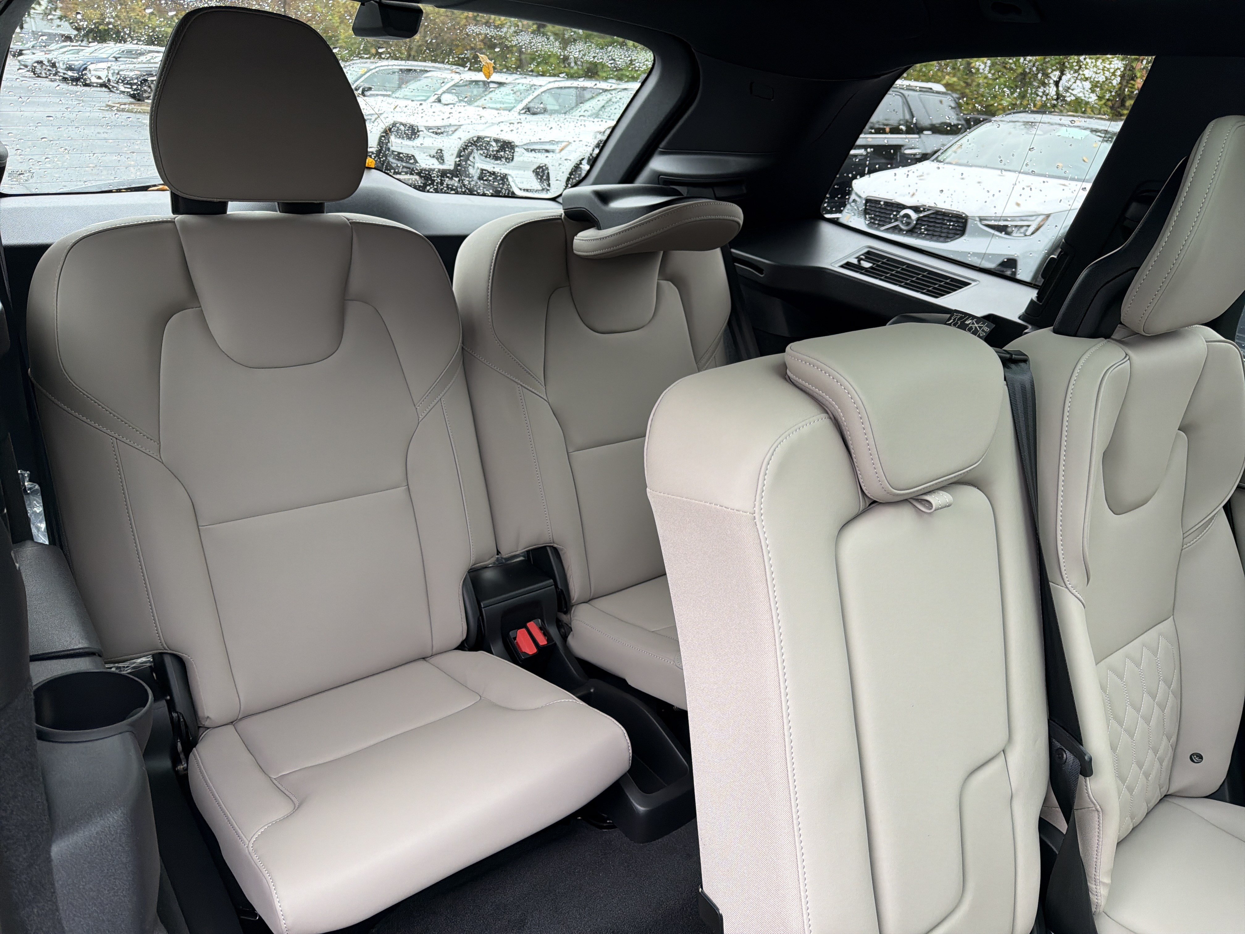 Used 2026 Volvo XC90 T8 Plus w/ Protection Package Premier AWD/4WD image 34