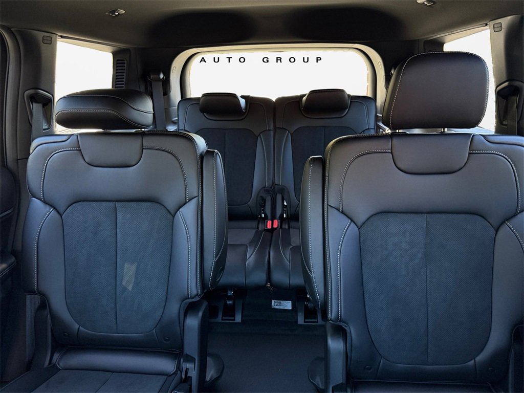 New 2025 Jeep Grand Cherokee L Altitude image 22