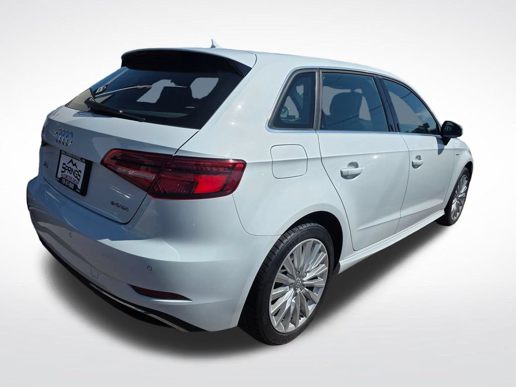 Used 2016 Audi A3 e-tron Premium w/ 17" Wheel Package FWD image 5