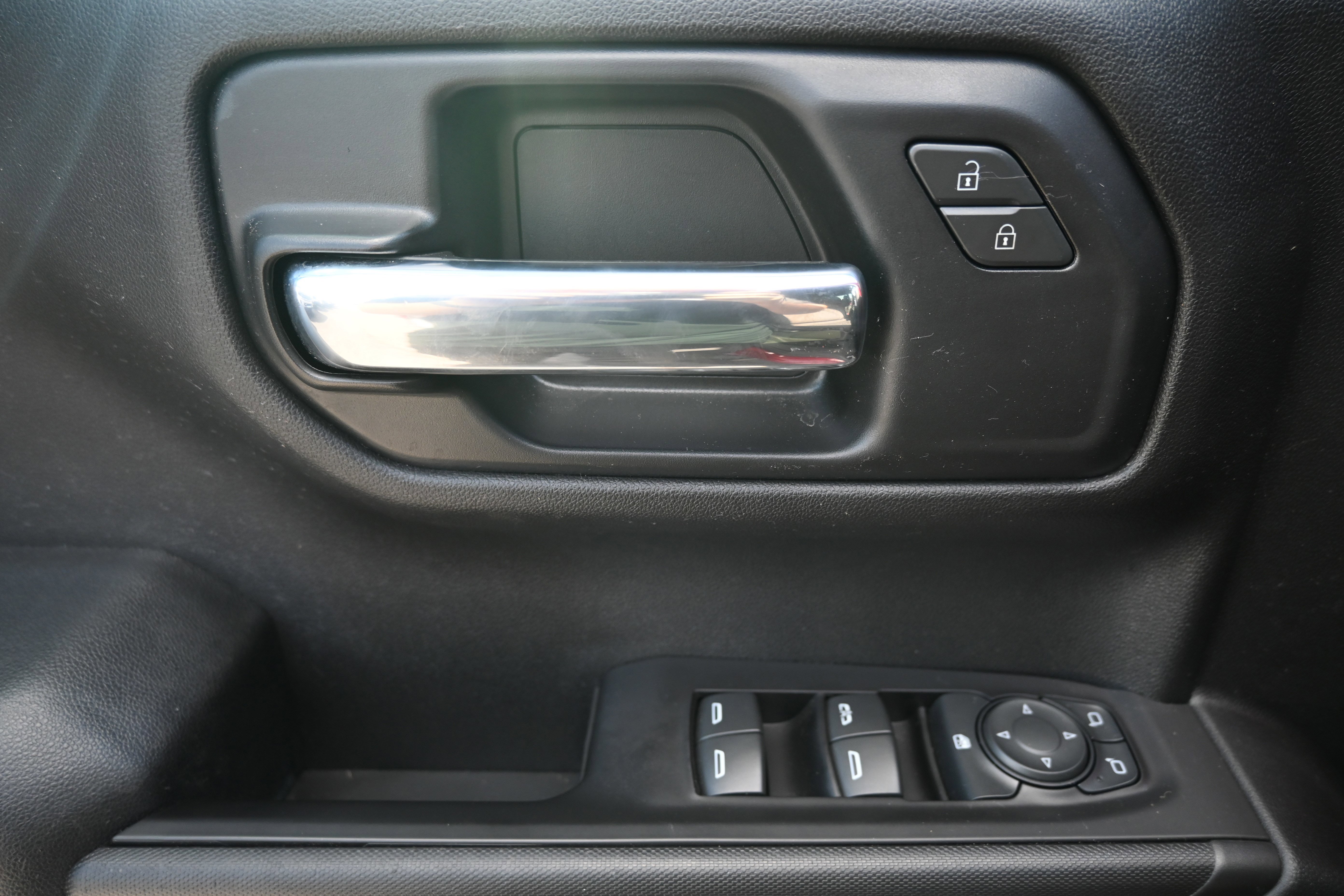 Used 2020 Chevrolet Silverado 1500 Custom w/ Custom Value Package image 26