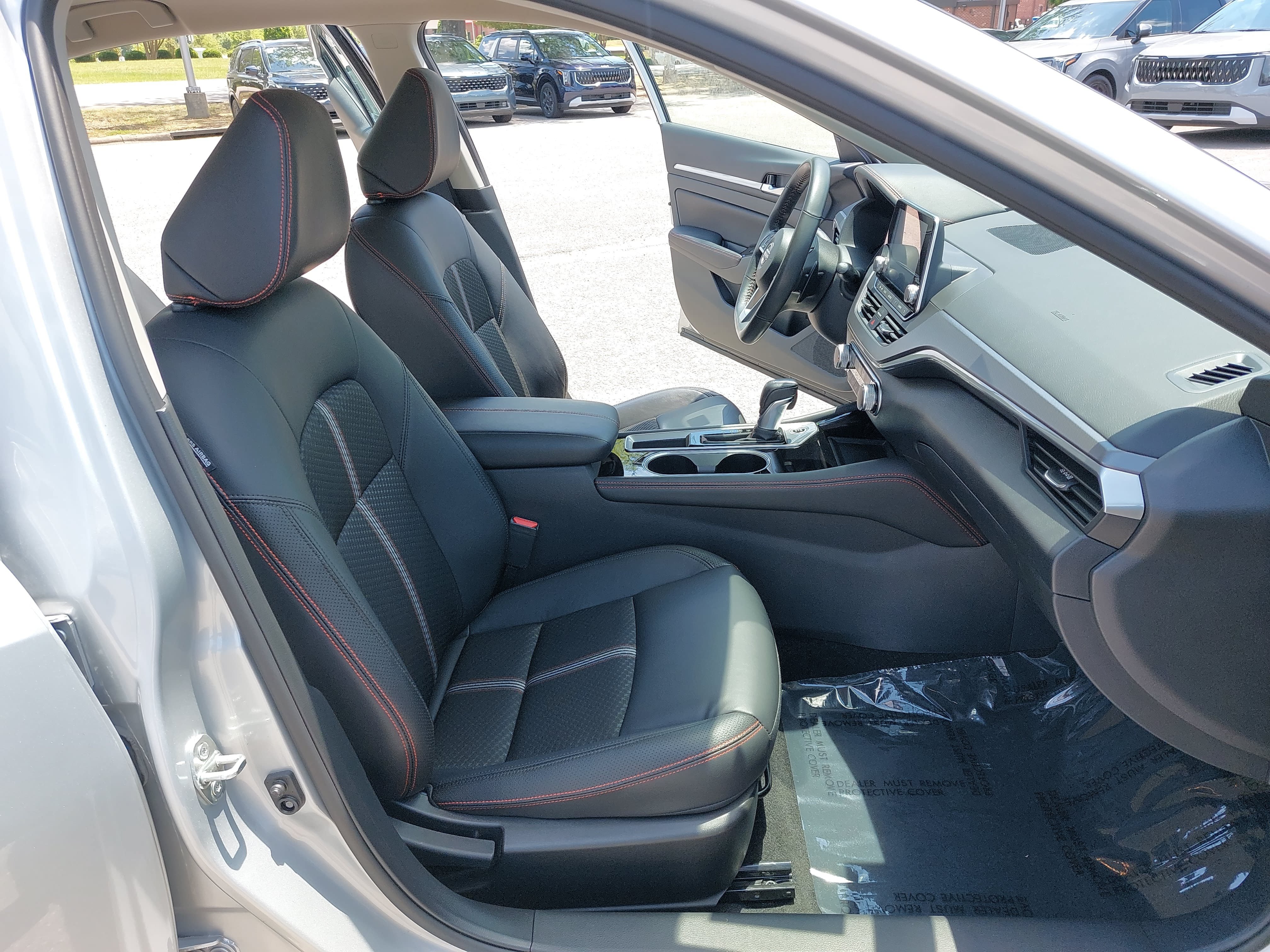 Used 2024 Nissan Altima 2.5 SR FWD image 10