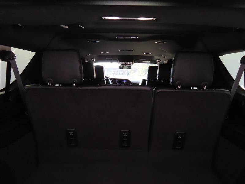 Used 2024 Cadillac Escalade ESV Luxury AWD/4WD image 13