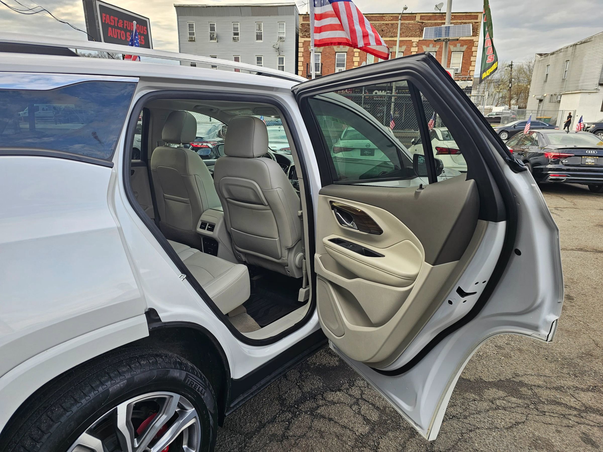Used 2020 GMC Terrain Denali w/ Denali Premium Package AWD/4WD image 12