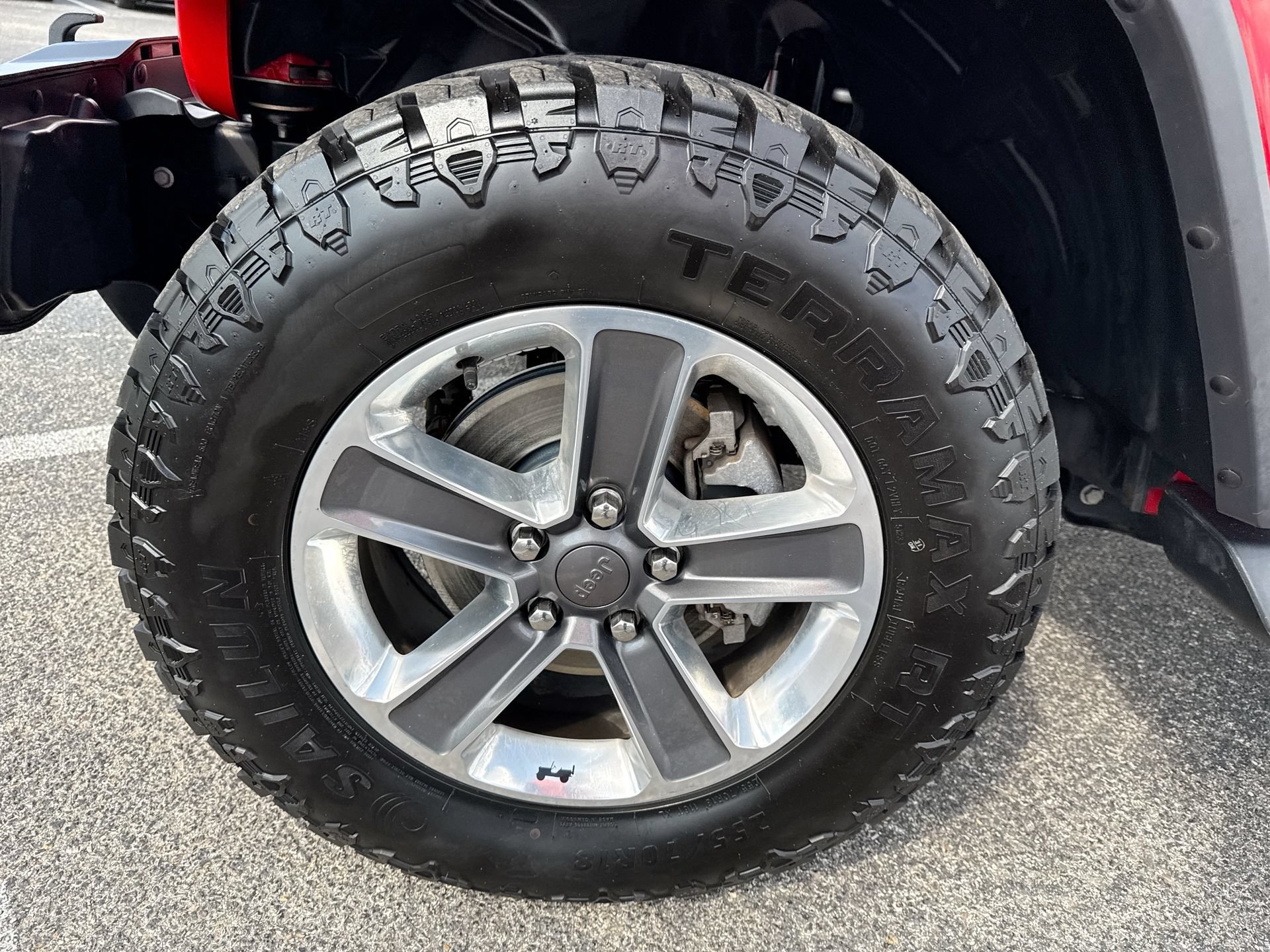 Used 2018 Jeep Wrangler Unlimited Sahara w/ LED Lighting Group AWD/4WD image 18