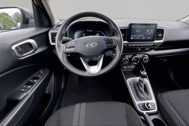 Used 2026 Hyundai Venue SEL FWD image 8