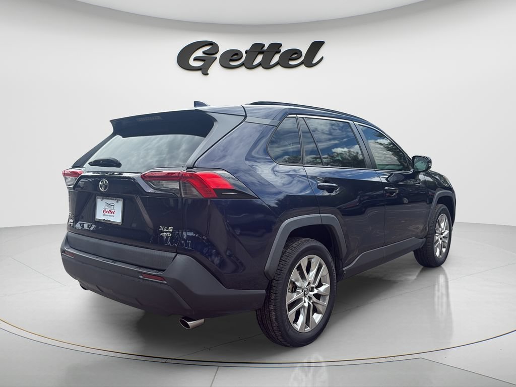 Used 2020 Toyota RAV4 XLE Premium AWD/4WD image 5