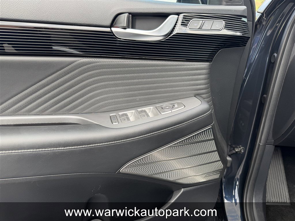 Used 2023 Hyundai Palisade Calligraphy w/ Winter Package FWD image 4