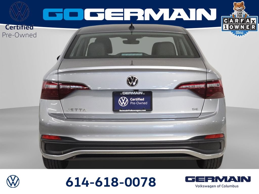 Certified 2023 Volkswagen Jetta SE w/ Panoramic Sunroof Package FWD image 9
