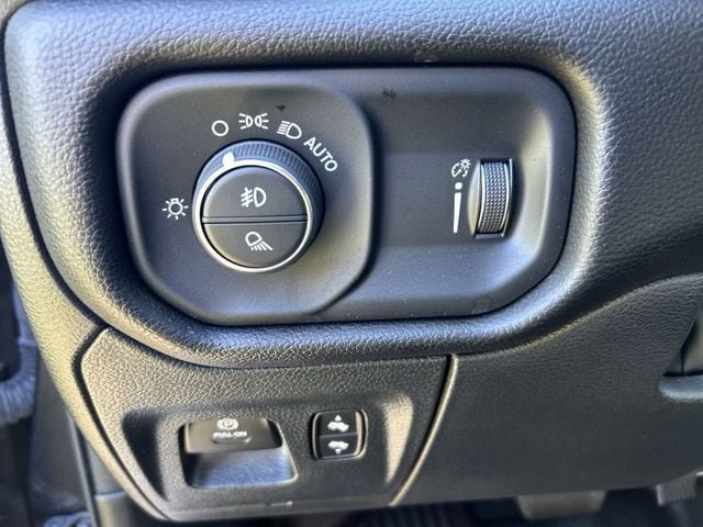 Used 2022 RAM 1500 Big Horn AWD/4WD image 17