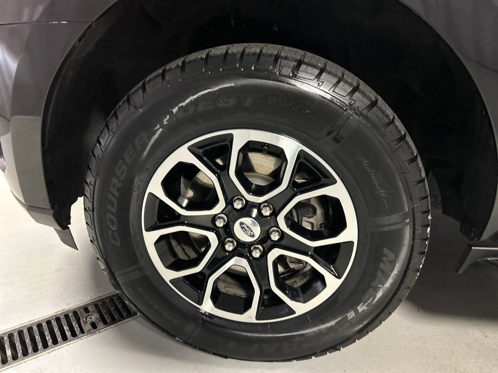 Used 2024 Ford Expedition Max XLT image 9