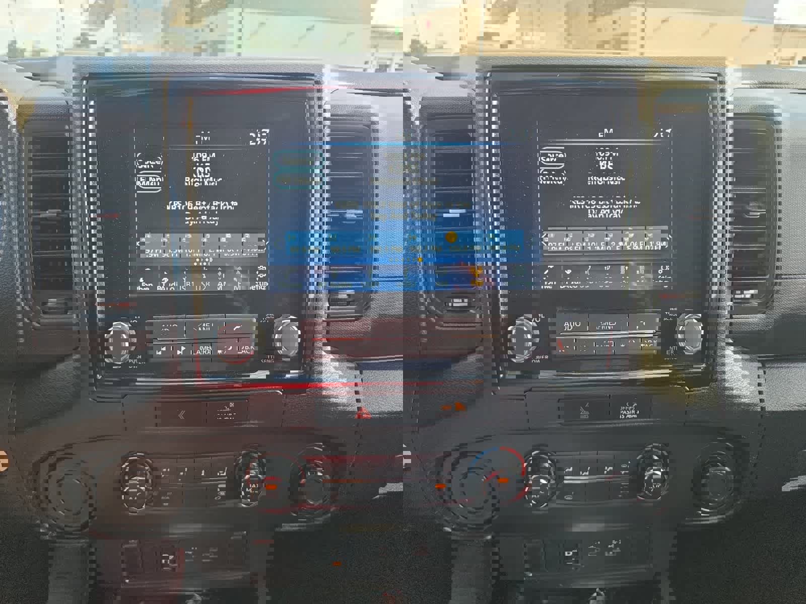 Used 2022 Nissan Frontier S w/ Technology Package image 16