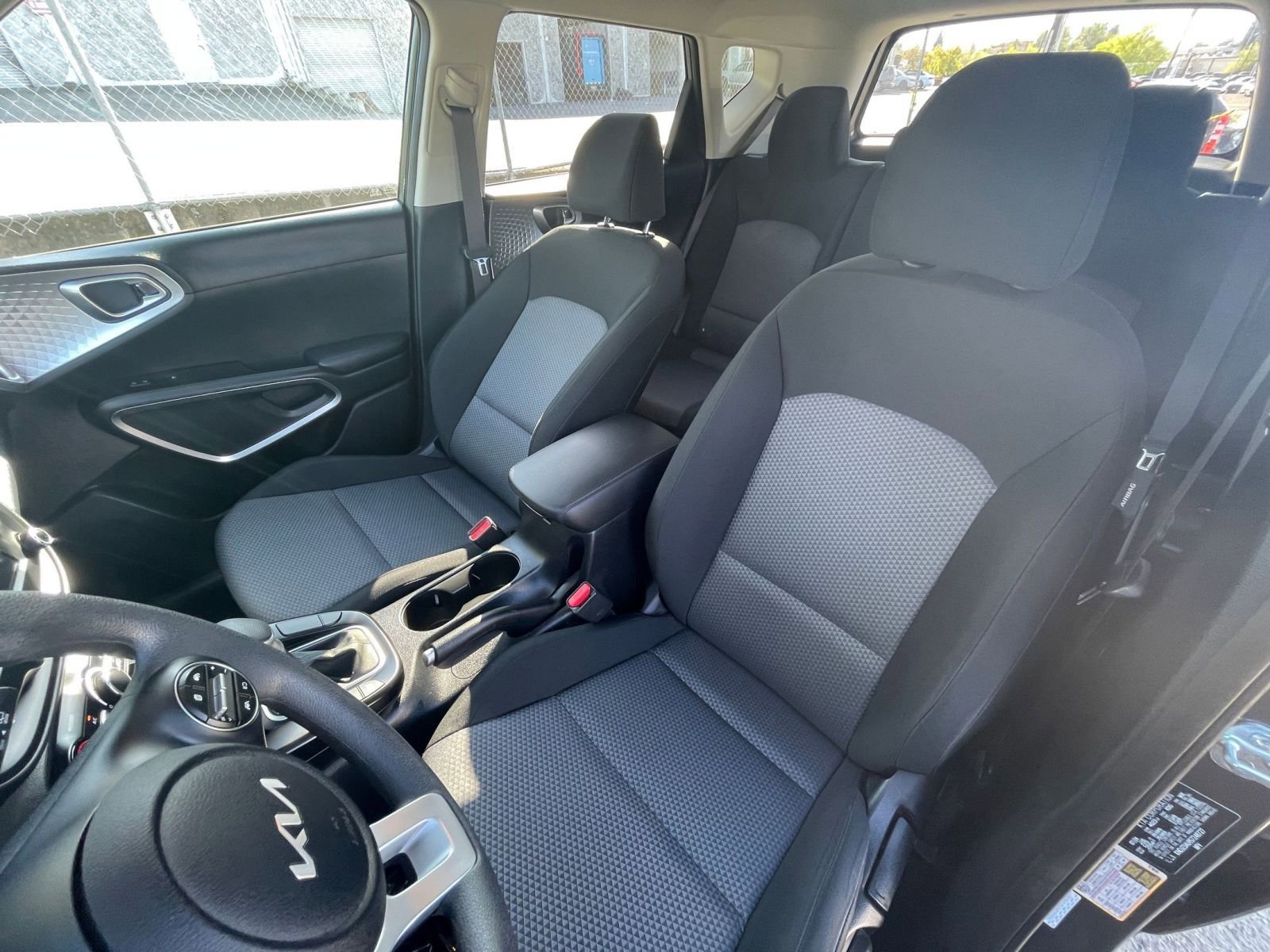 Used 2025 Kia Soul LX w/ LX Technology Package image 34