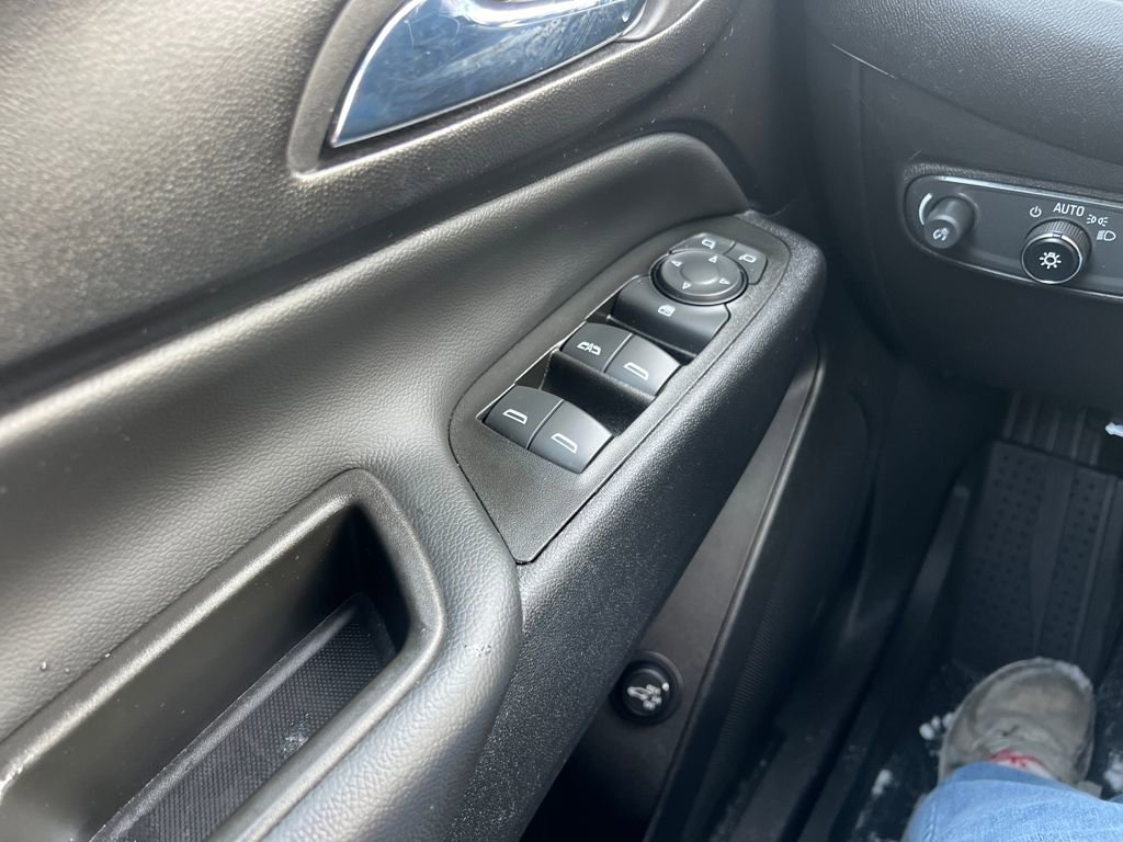 Used 2022 Chevrolet Equinox LT image 11