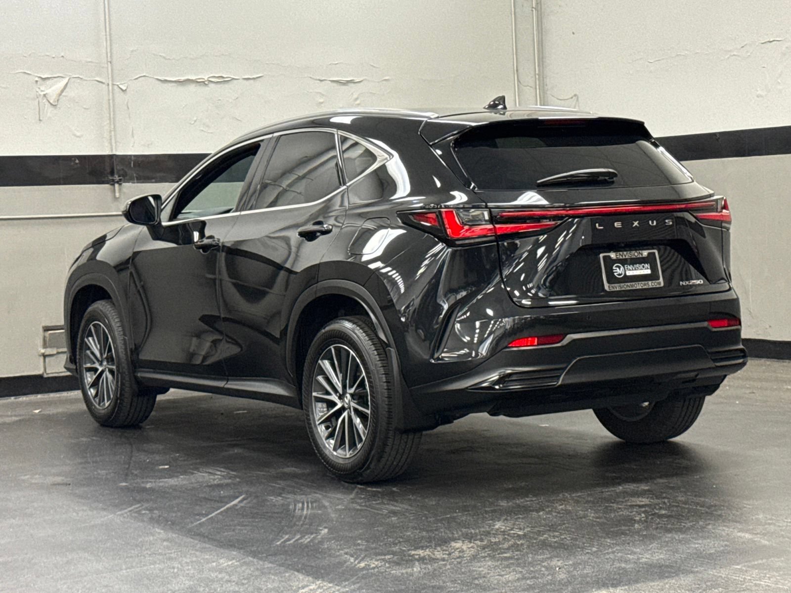 Used 2025 Lexus NX 250 FWD image 11