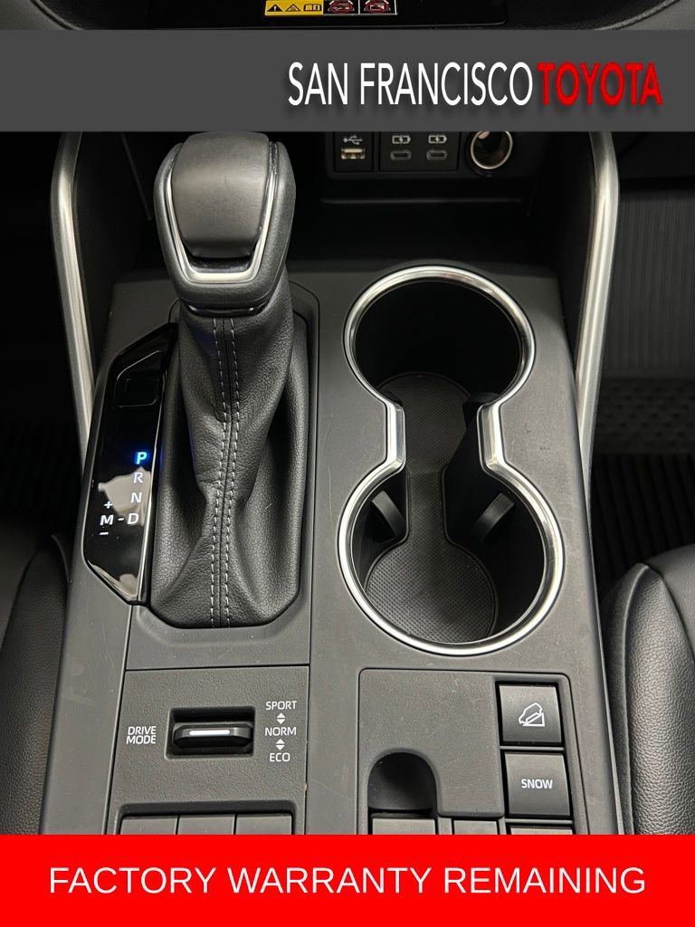 Certified 2025 Toyota Highlander XLE image 27